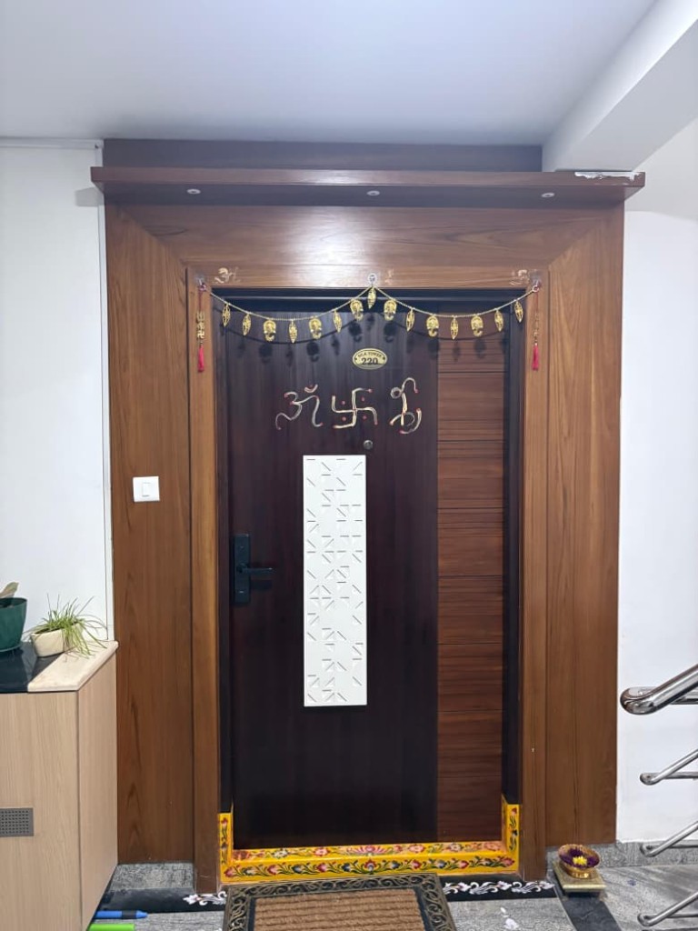 Finished entrance door after TRINEX design and execution